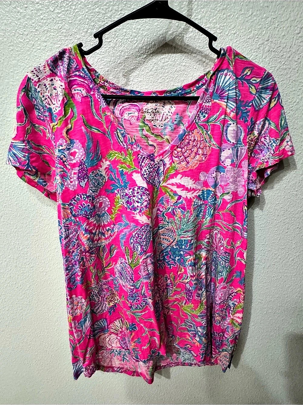Lilly Pulitzer Etta V-Neck Top Floral Short Sleeve Pink & Blue Medium